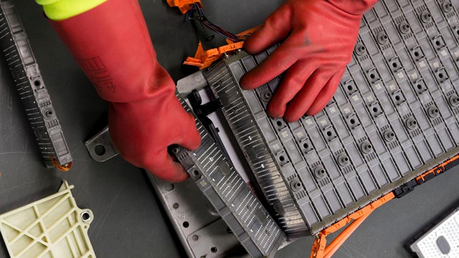Des batteries lithium-ion et plomb-acide recyclées séparément? Merci beaucoup!